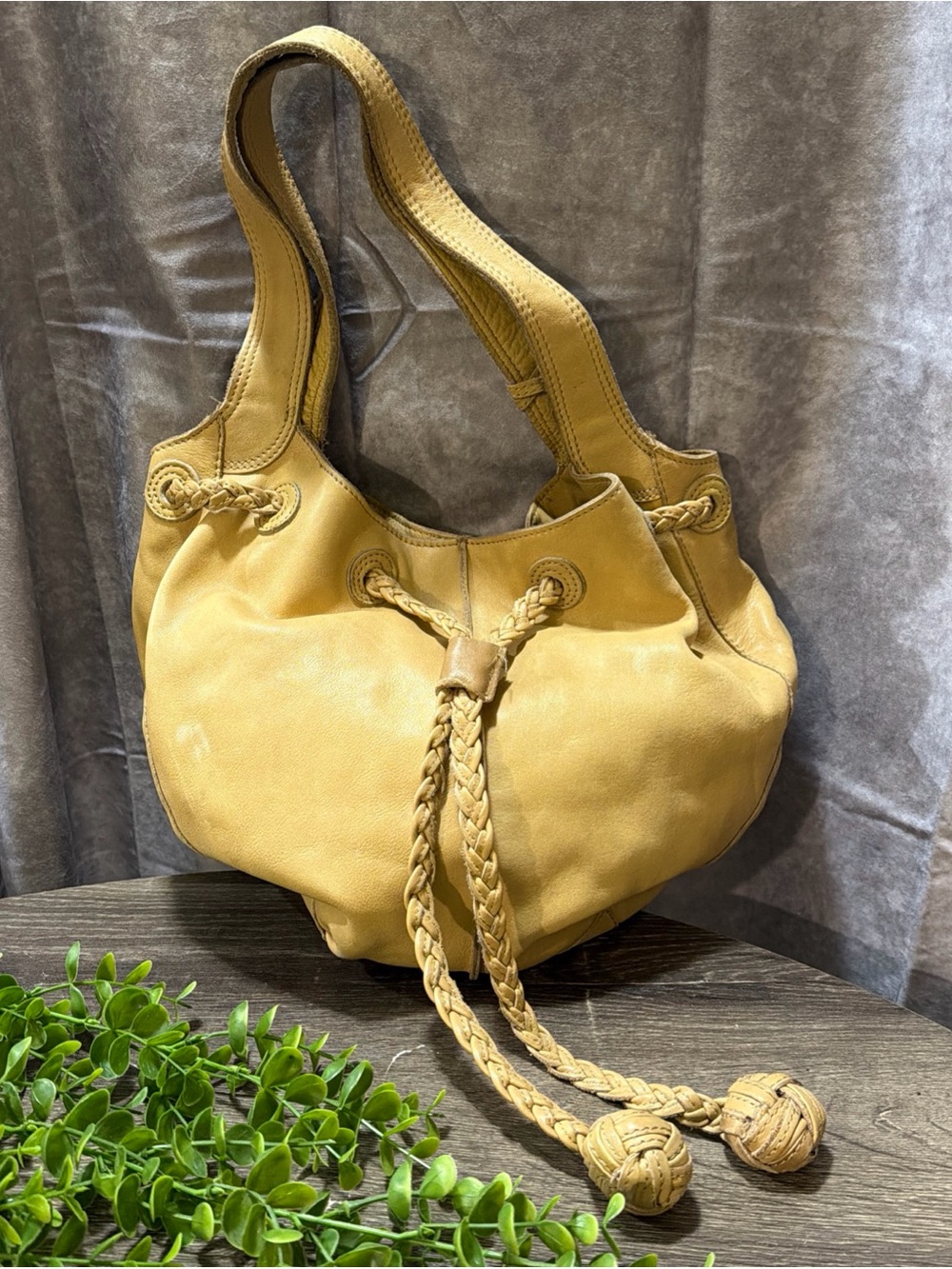 Vintage Fossil Butterscotch/Camel Leather Drawstring Hobo Bucket Bag Y2K Tassel